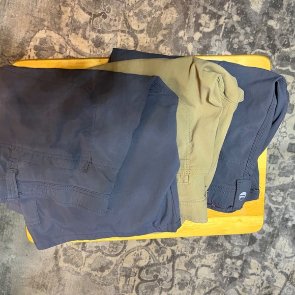 Men’s shorts - Picture 2 of 3